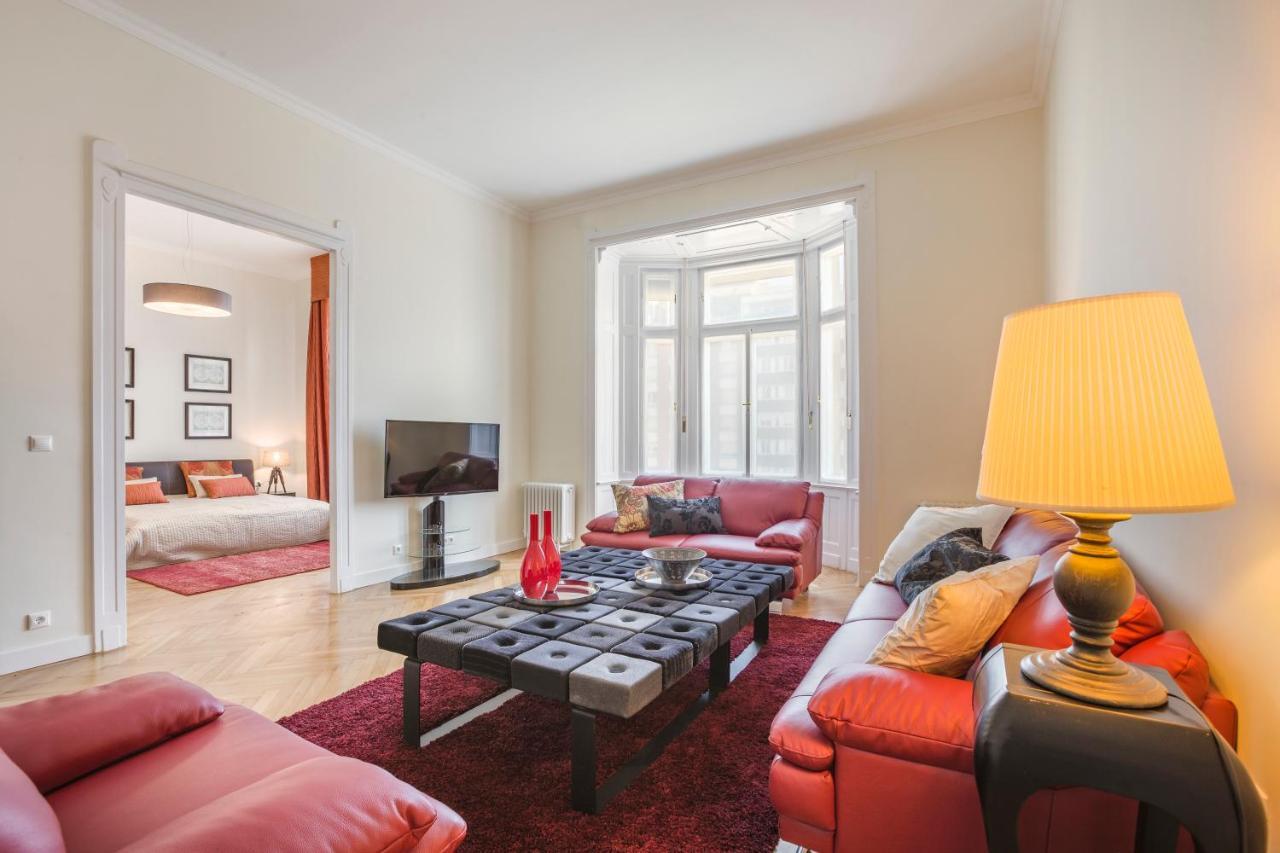 Modernized Unique Huge Central Apartment On 135Sqm Budapest Exterior photo